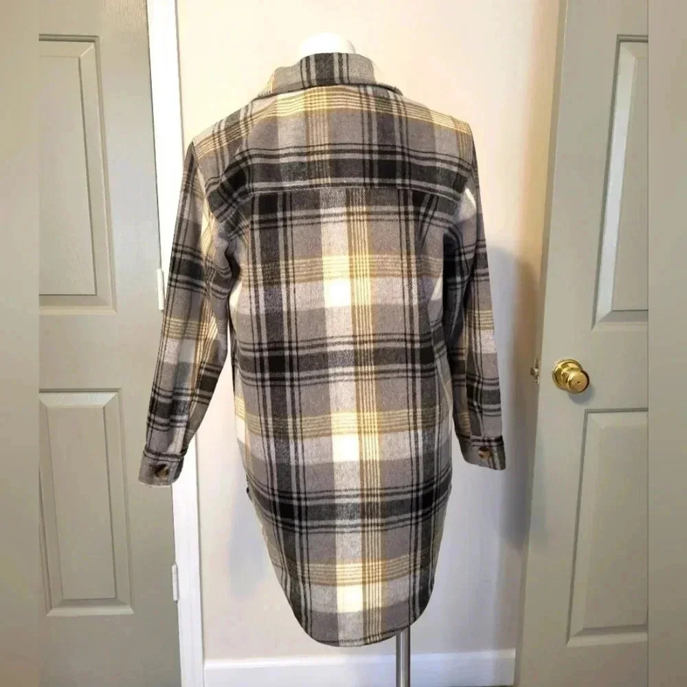 Old Navy Button Down Plaid Shacket Slightly Overs… - image 6